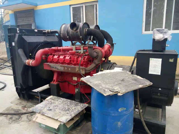 平山租赁发电机-柴油发电机组的齿轮箱和发电机温升控制