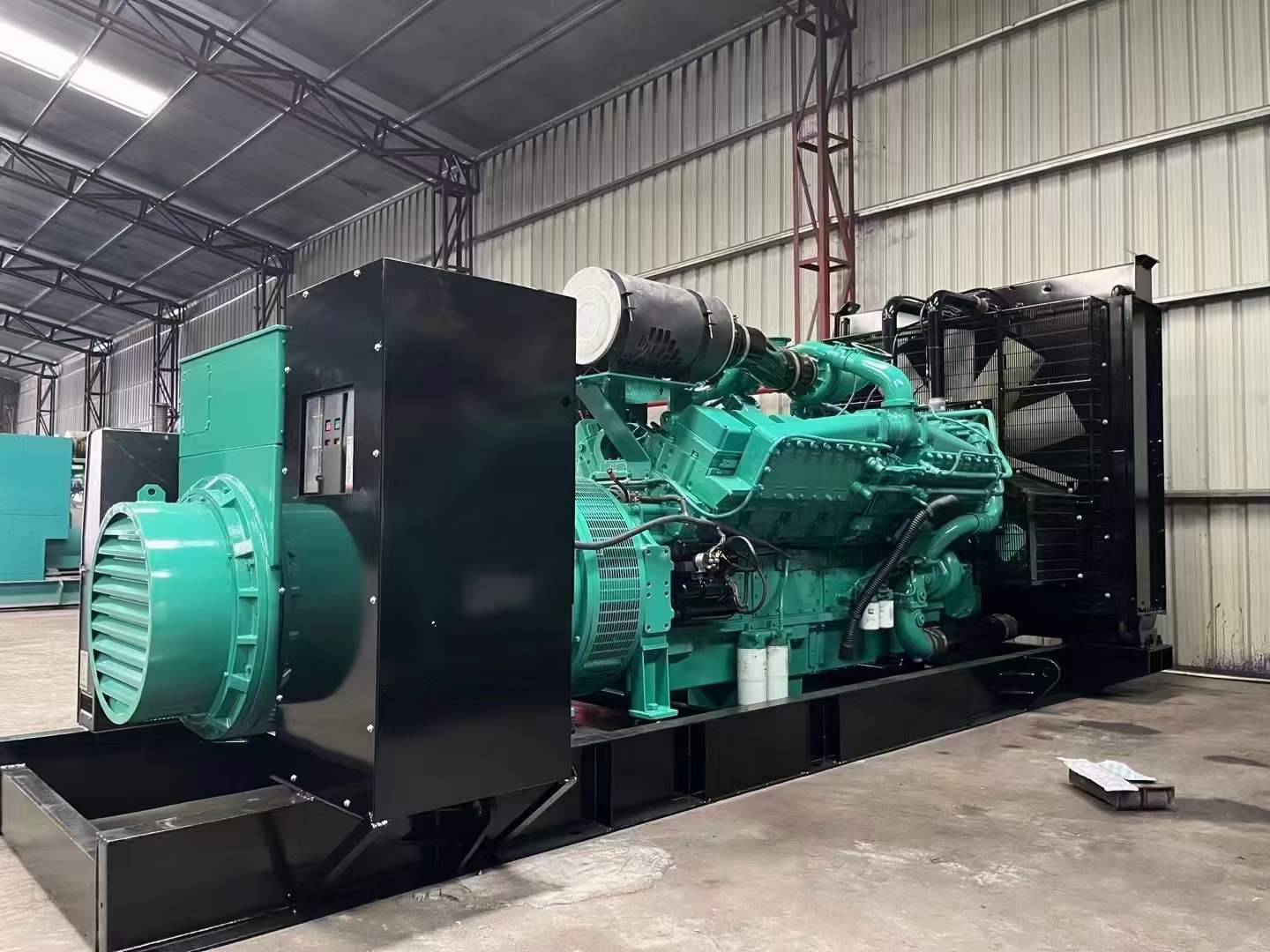 平山如何降低 800kW 柴油发电机输出电流的波动？