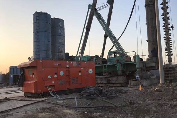 平山如何检查发电机组燃油系统的密封性？