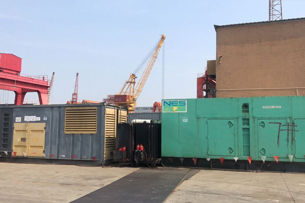 平山发电机出租空气滤清器的清洁频率是多少？