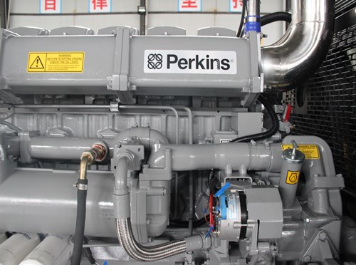 平山如何判断冷却液是否需要更换？