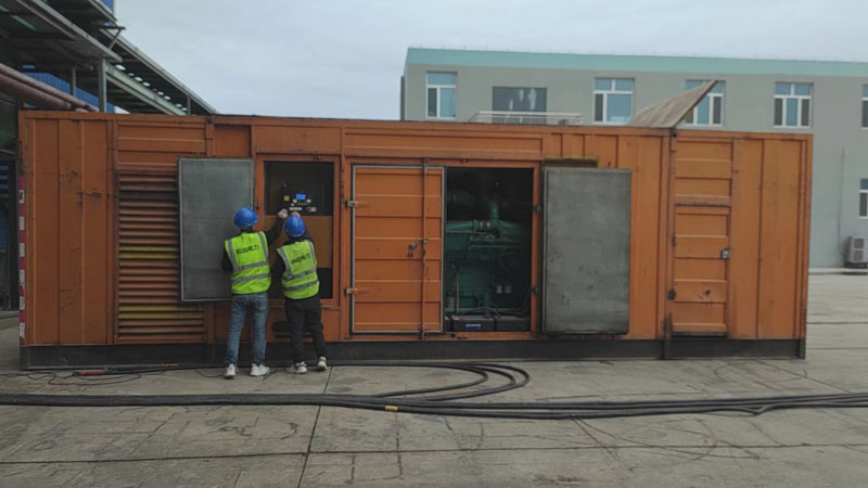 平山如何检查柴油发电机组的机油油位？